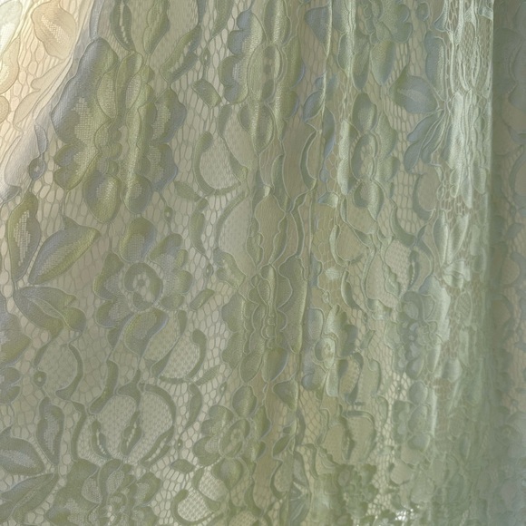 David’s Bridal soft white A line all over lace square back wedding dress. - Picture 6 of 10